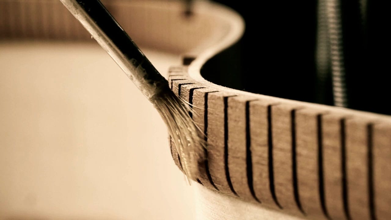 THE LUTHIER — 4